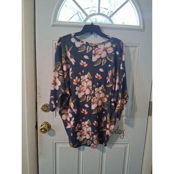 LuLaRoe Top Blue Magnolia Floral Medium 10/12 14 - Picture 6 of 8